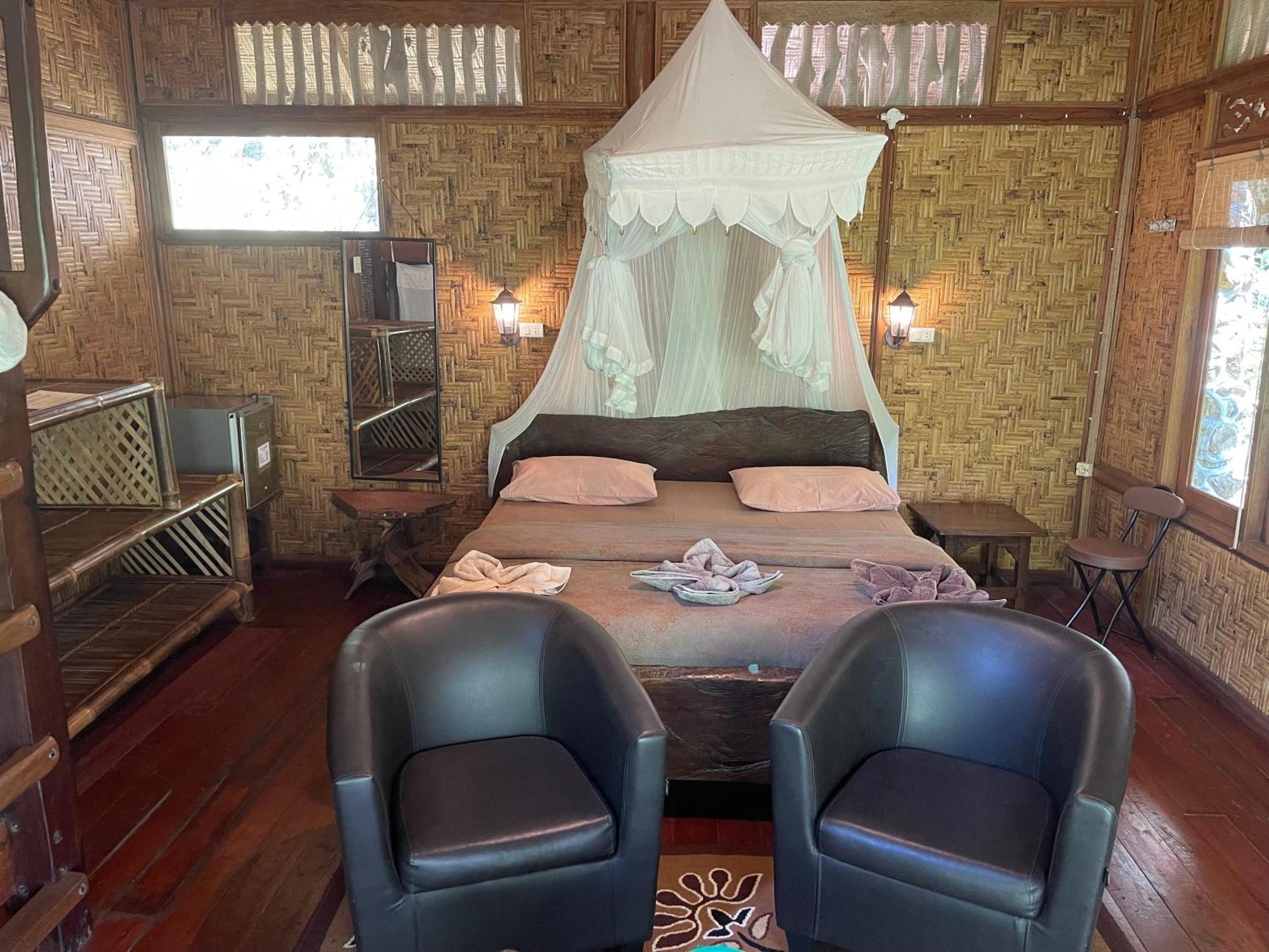 Kupu Kupu Garden Guest House & Cafe Bukit Lawang Exterior photo