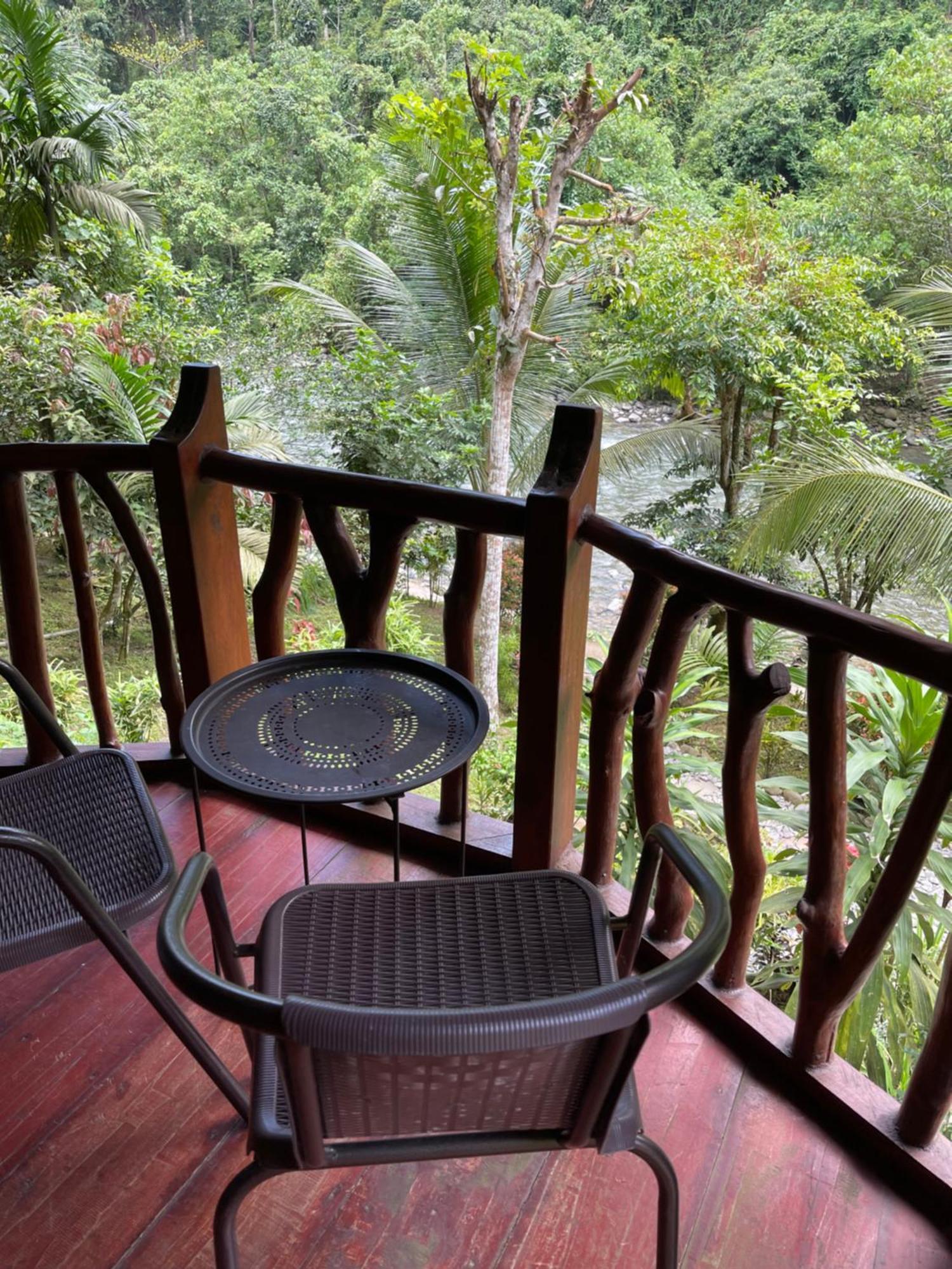 Kupu Kupu Garden Guest House & Cafe Bukit Lawang Exterior photo