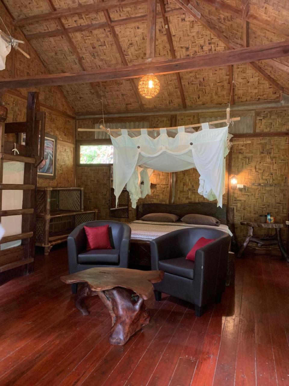 Kupu Kupu Garden Guest House & Cafe Bukit Lawang Exterior photo